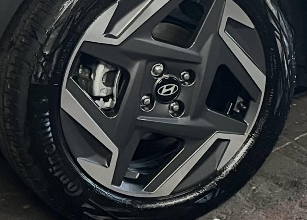 After - Diamond cut alloy wheel before and after repair in Glasgow